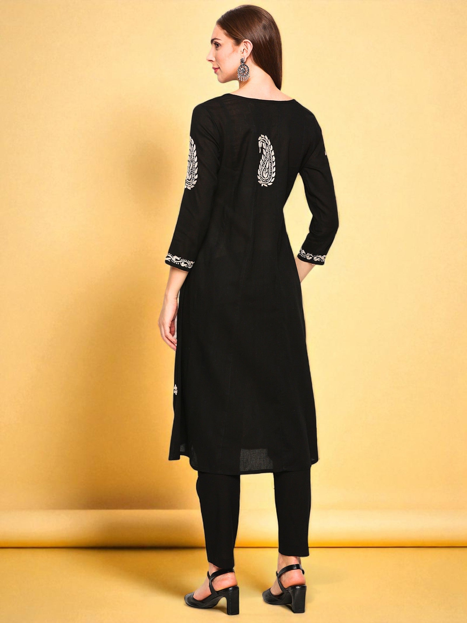 Women’s Black Cotton Hand-Embroidered Chikankari Kurti – Round Neck, 3/4 Sleeves, 45 Inches