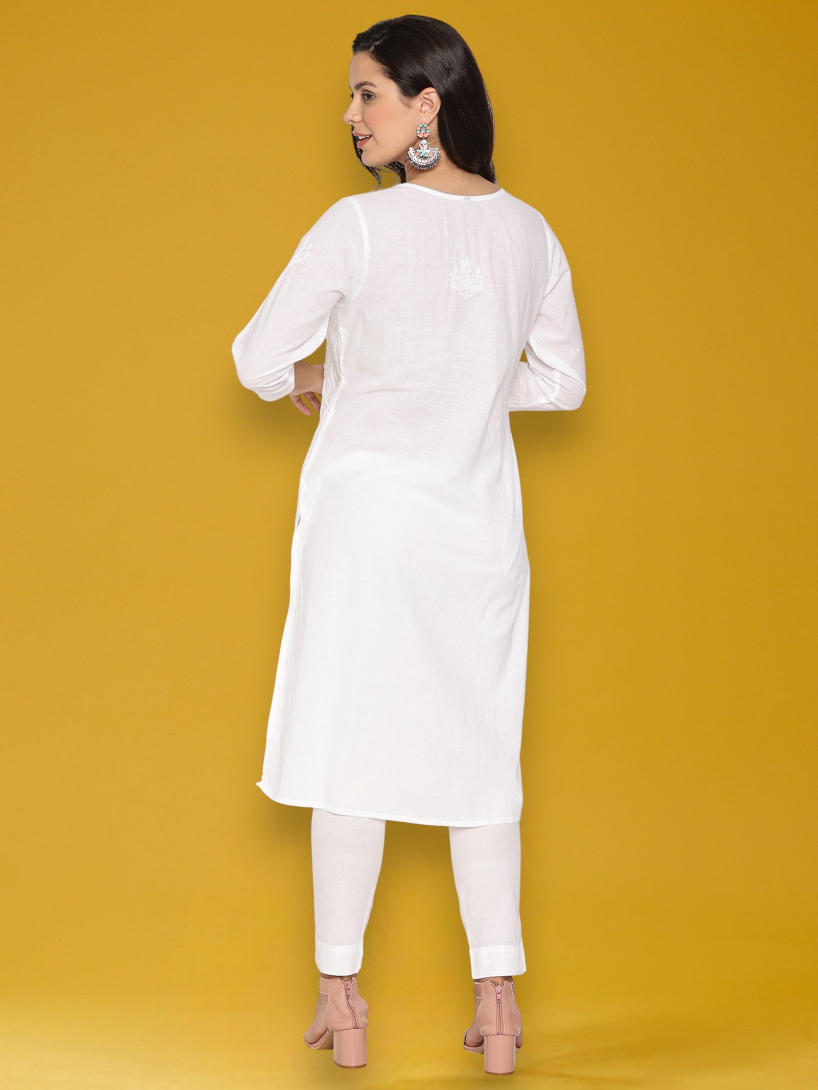 White Cotton Chikankari Straight fit Kurta
